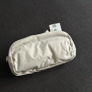 NTW WHITE OPAL LULULEMON BELT BAG